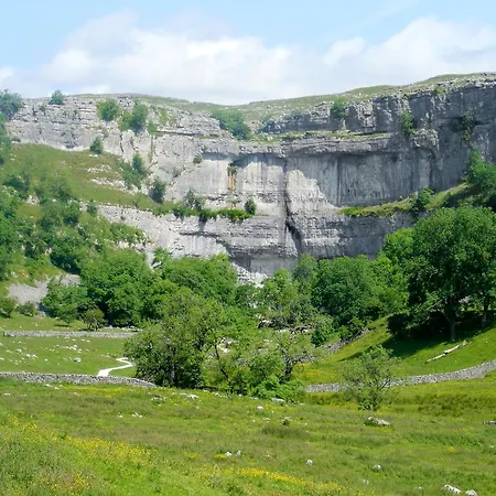 Halton Gill